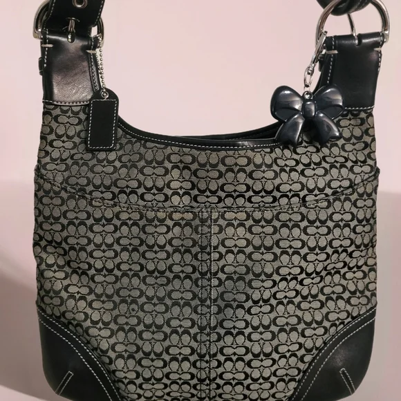 Coach VINTAGE Mini Soho "Hippie" Bag. EUC. And Matching Wristlet. - Picture 4 of 10